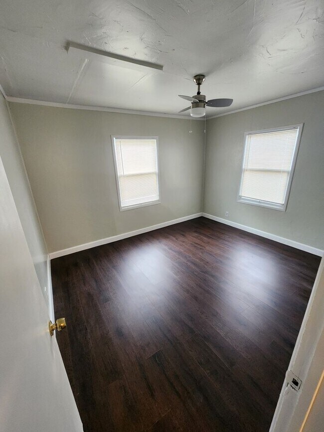 Building Photo - East Bakersfield Home - JUST REDUCED!