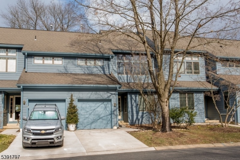 Building Photo - 9 Sturbridge Ct