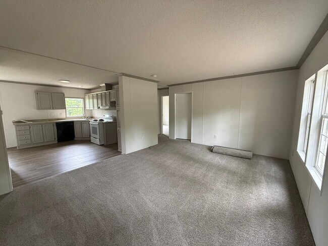 Building Photo - FOR RENT WINSTON SALEM