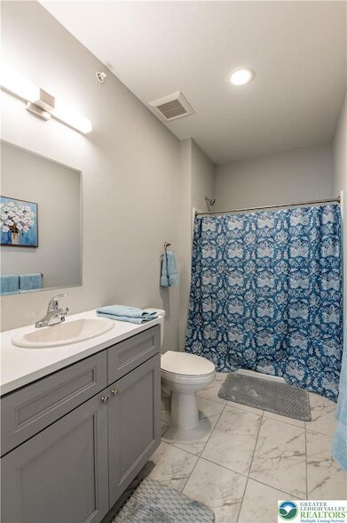 Building Photo - 948 N Front St