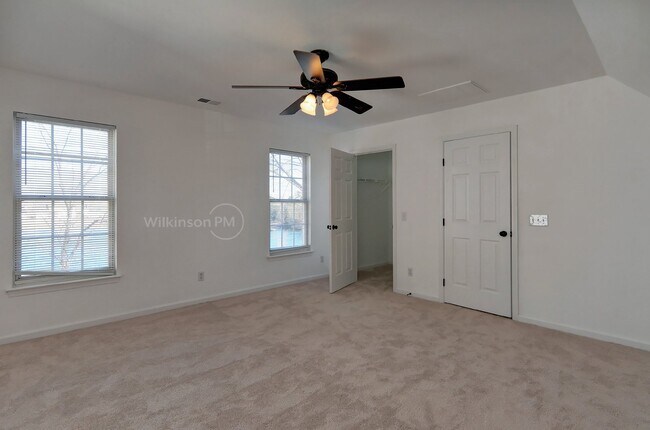 Building Photo - Beautiful 4 Bedroom 2.5 Bathroom Home with...