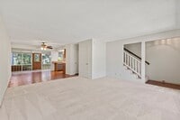Building Photo - Pet Friendly Pearl City Townhouse with A/C