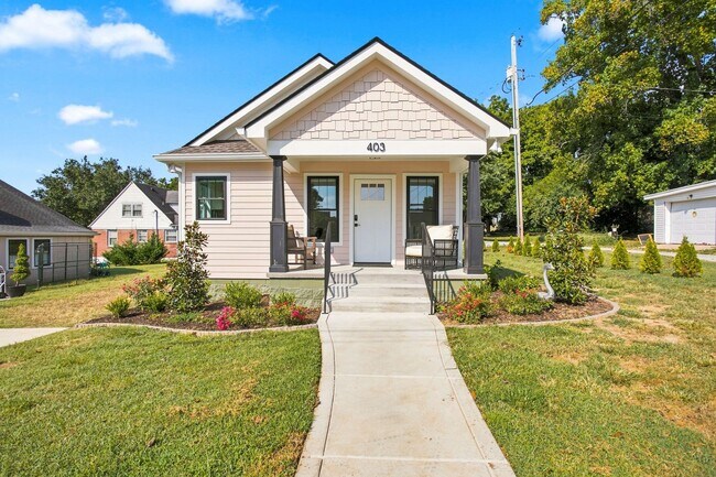 Building Photo - 413 4th Ave ADU