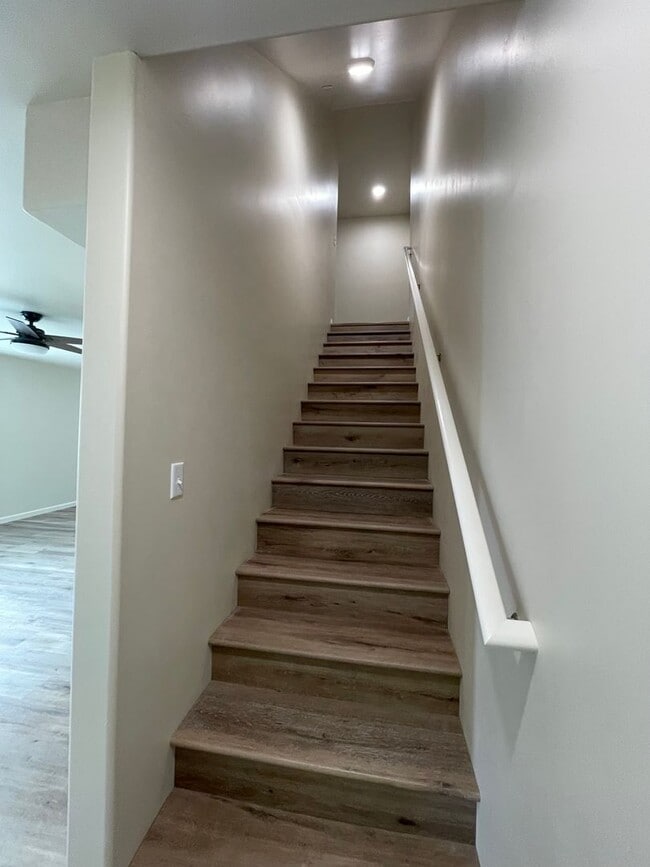 Building Photo - 1122 Chelsea Wy