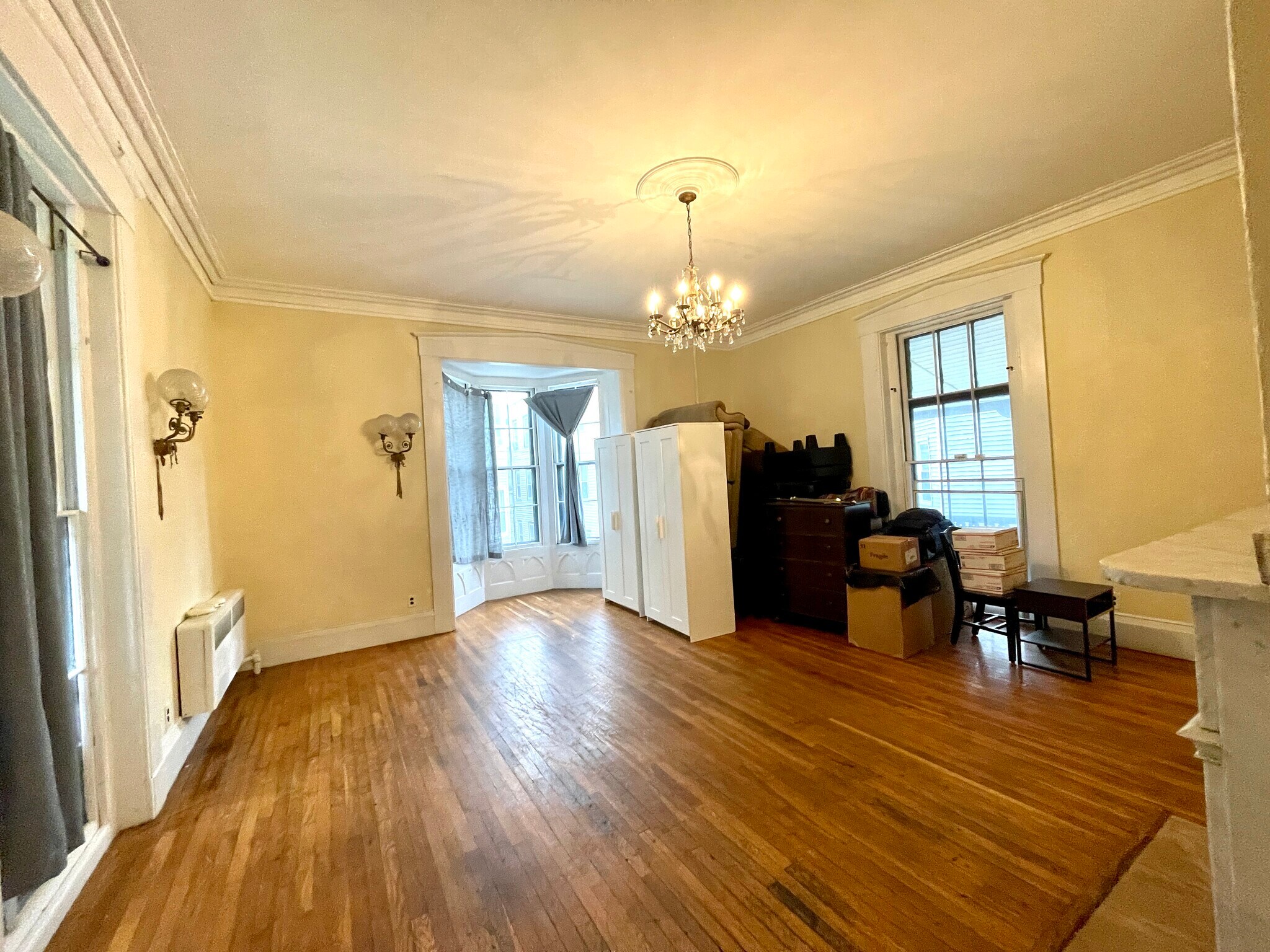 Building Photo - 139 Hillside St