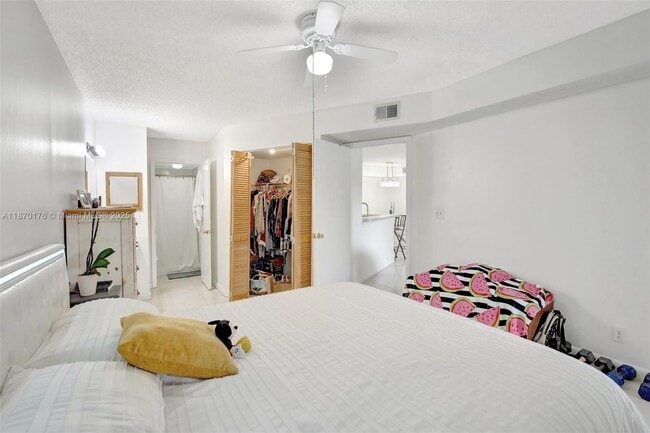 Building Photo - 9999 Summerbreeze Dr