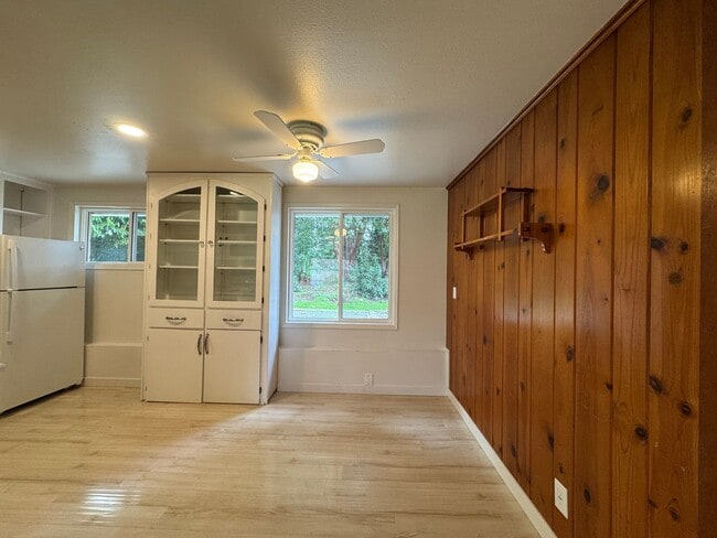 Building Photo - 3Bd/1Ba Mountlake Terrace House