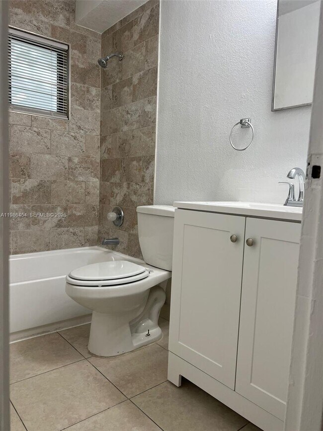 Building Photo - 180 NE 71st St