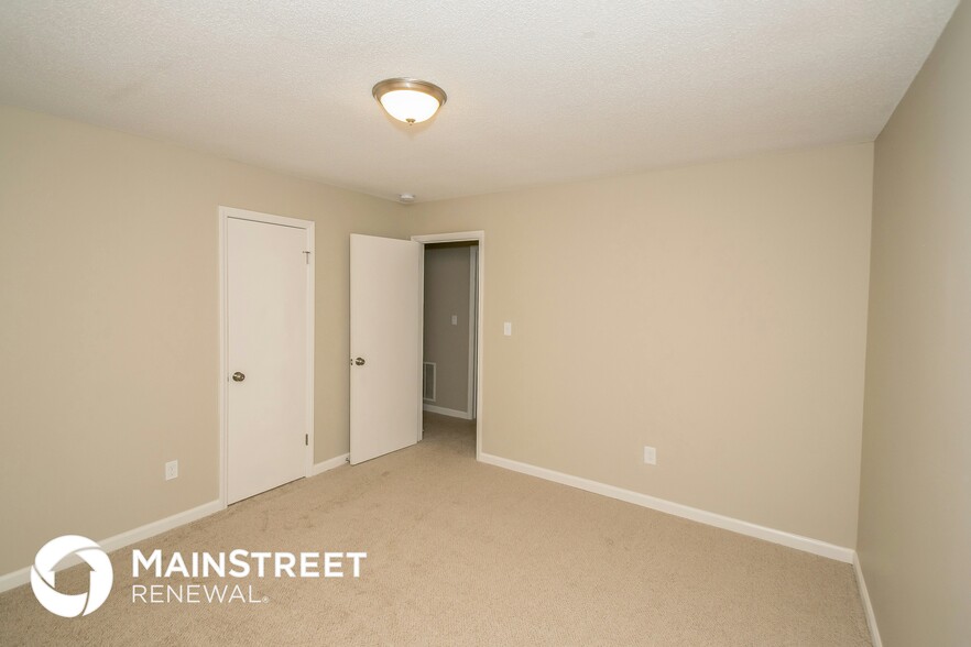 Building Photo - 436 15th Ln NW