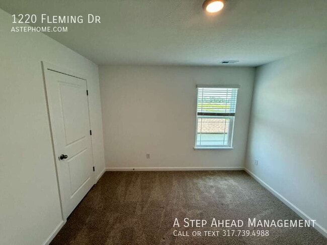 Building Photo - 1220 Fleming Dr