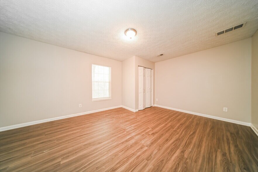 Building Photo - 40 Hunters Ridge Ct