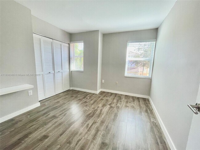 Building Photo - 1125 Papaya St