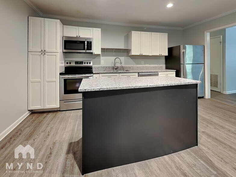 Building Photo - 2301 Charles St