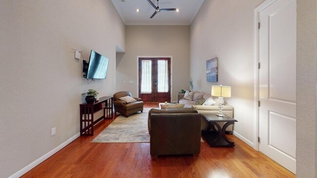 Building Photo - 1114 Ruea St