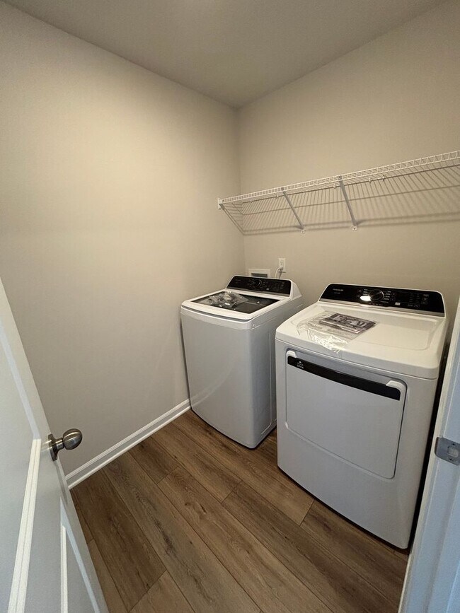 Building Photo - Brand new Townhome in Chestnut Springs