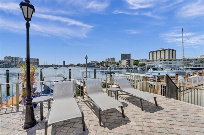 Building Photo - 100 Golden Isles Dr