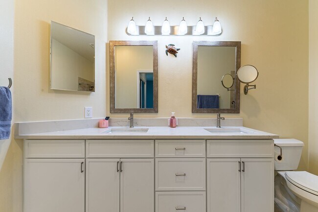 Building Photo - Modern, 2/3 Bed, 2 Bath Spacious Single St...