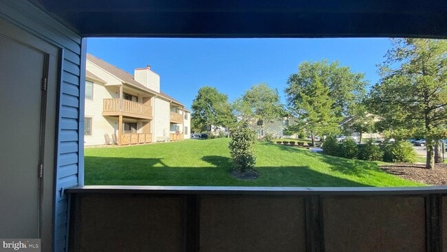 Building Photo - 403 Hickory Cir