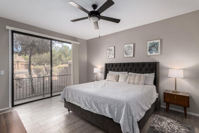 Building Photo - 705 W Queen Creek Rd