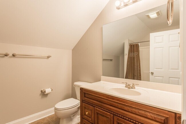 Building Photo - 3 bedroom home in Jefferson Heights