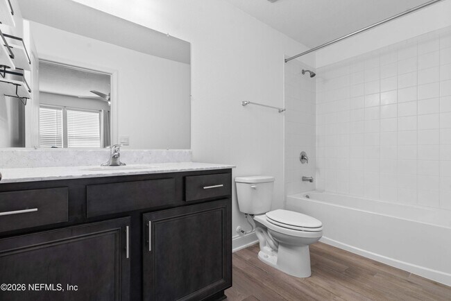 Building Photo - 235 Silverleaf Village Dr