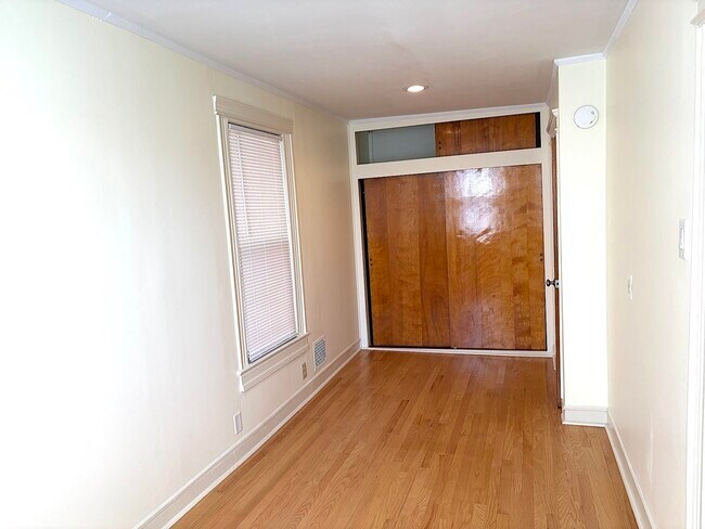 Building Photo - 314 Webster Ave