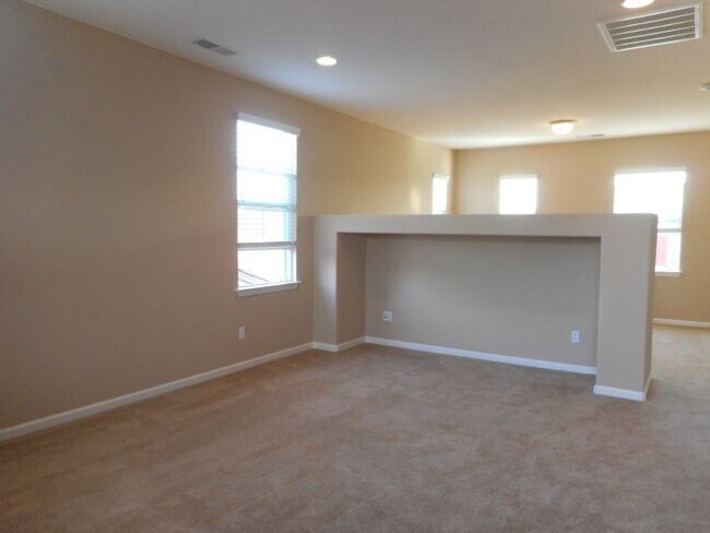 Building Photo - CASITA - Mountain House CA Move in READY