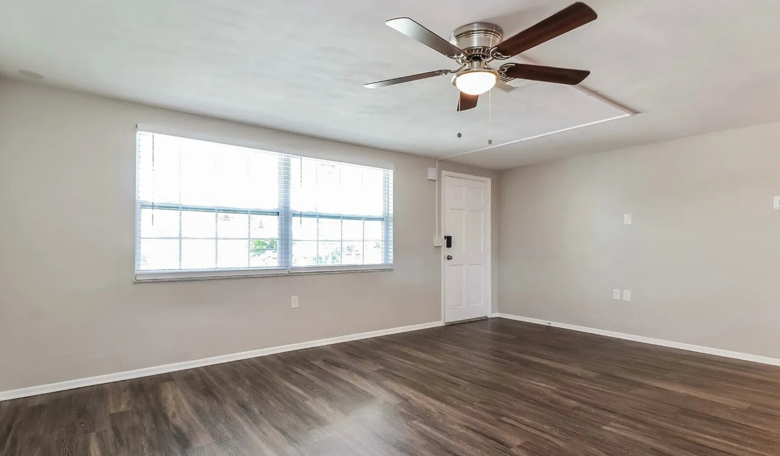 Building Photo - 5321 Sparrow Dr