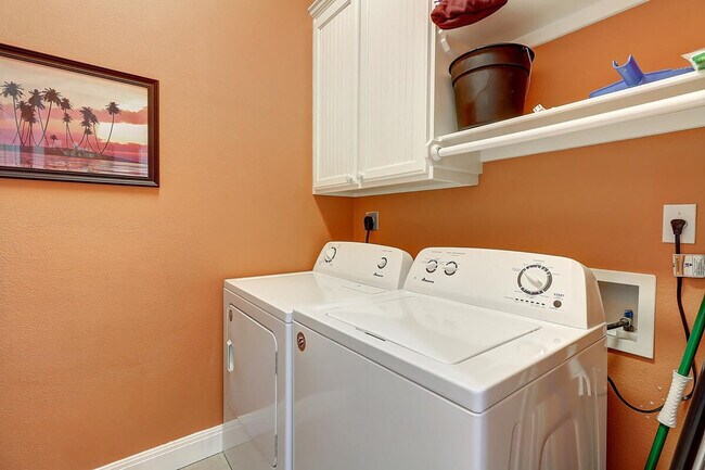 Building Photo - 140 Royal Sands Blvd