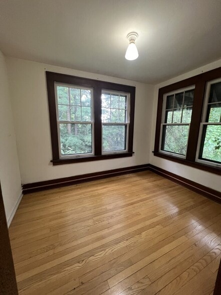 Building Photo - 115 Heights Ct