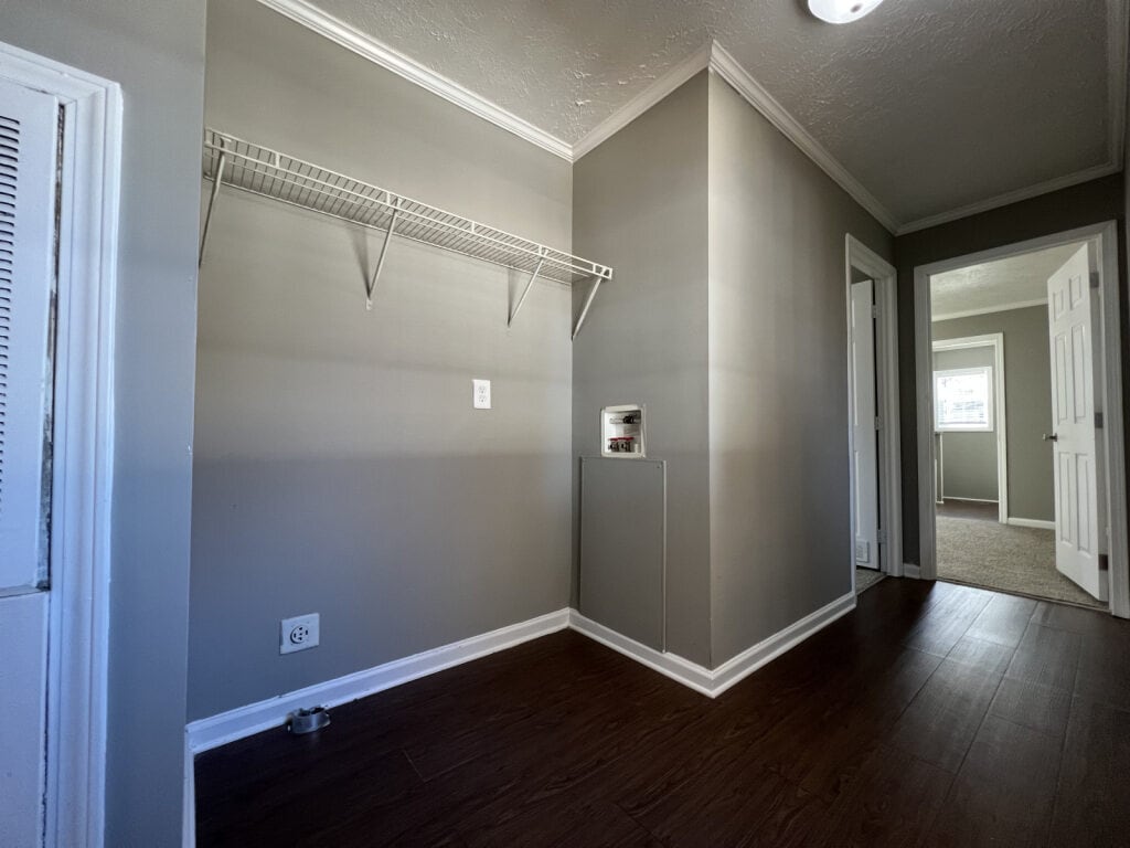 Building Photo - 125 E Sourwood Dr