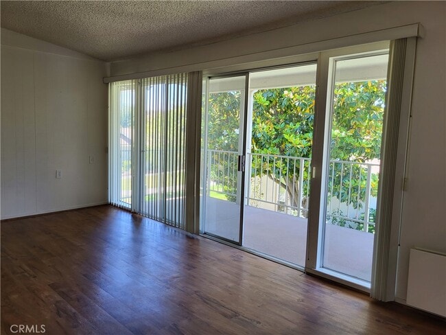 Building Photo - 731 Avenida Majorca