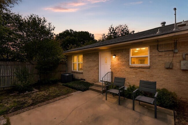 Building Photo - 11143 Joymeadow Dr