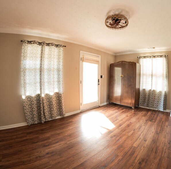 Entrance/Living Room - 2513 New York Ave