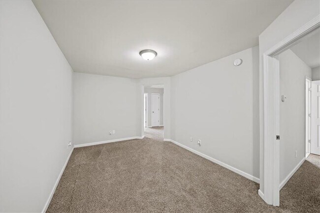 Building Photo - 162 Ledgewood Mill Way NE