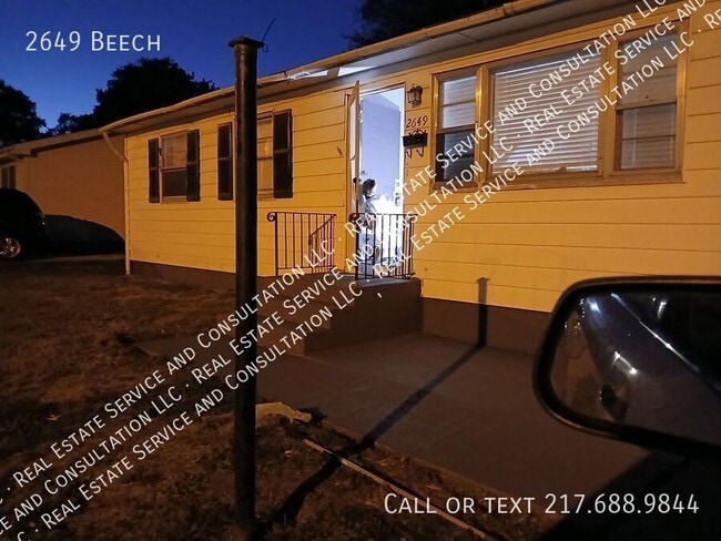 Building Photo - 2649 Beech-