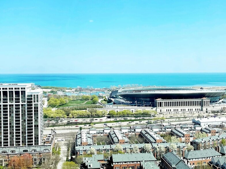 East view - 1400 S Michigan Ave