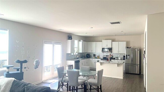 Building Photo - 477 Starbuck Parkway