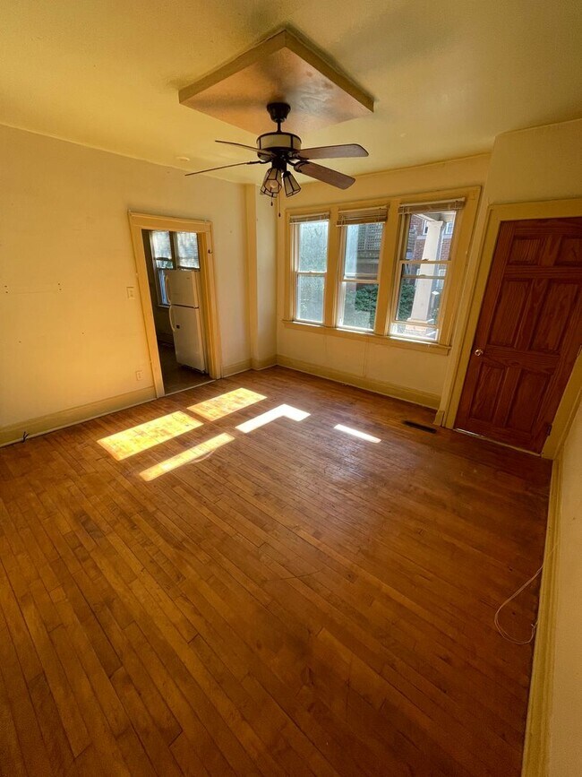 Building Photo - 3 Bedroom 1 Bath in the heart of Lower Eas...
