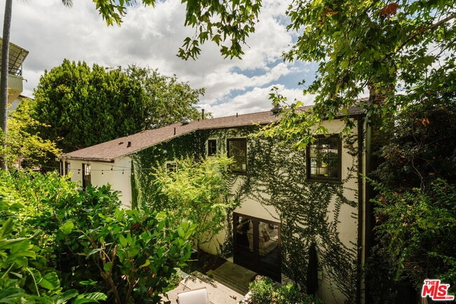 Building Photo - 2151 Kenilworth Ave