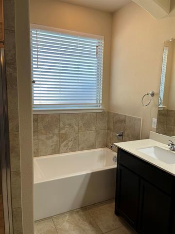 Building Photo - 8 Pleasant Valley