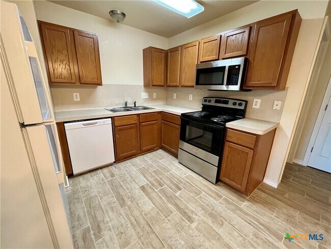 Building Photo - 1307 Cavalry Ln