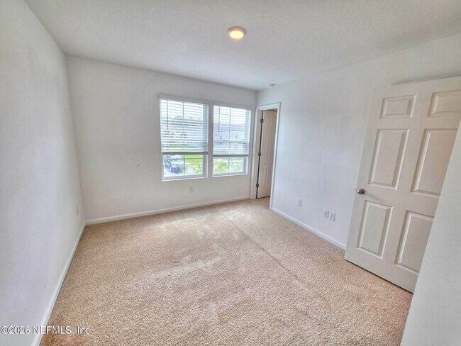 Building Photo - 3972 Vlg Vw Ln