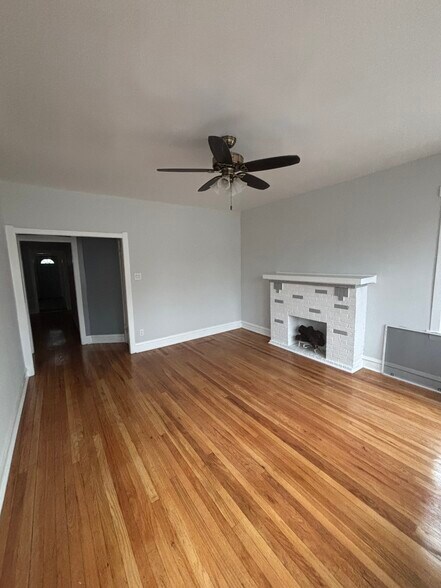 Building Photo - 4028 W Crystal St