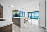 Building Photo - 650 NE 32nd St