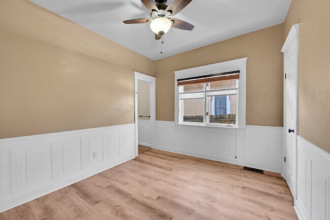 Building Photo - $1,750.00 - 2 Bedrooms, 1 Bathroom, Single...