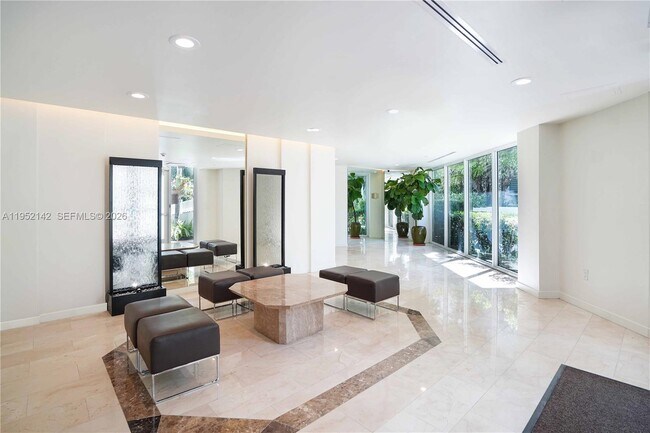 Building Photo - 1621 Bay Rd