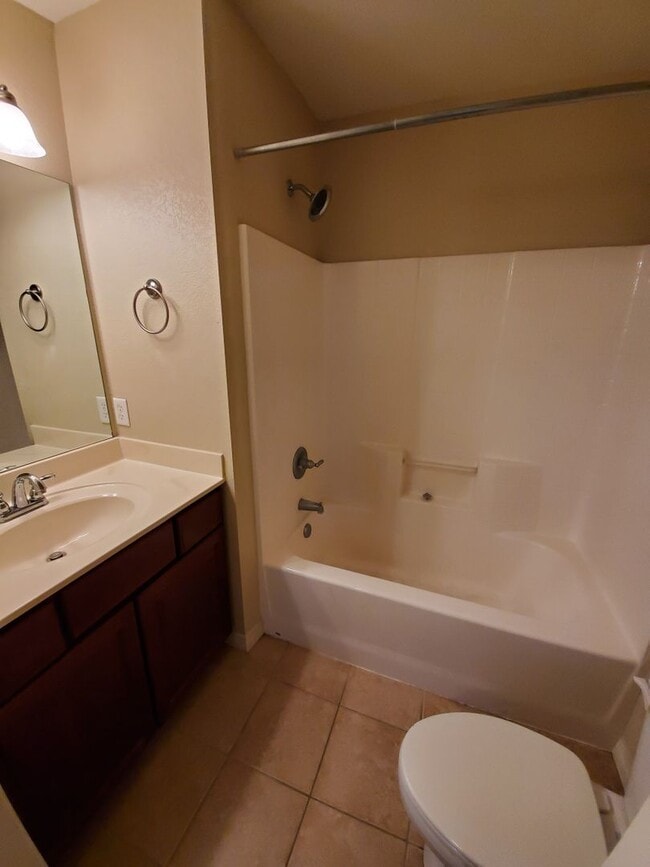 Building Photo - College Station - 2 Bed / 2.5 Bath / 2 sto...