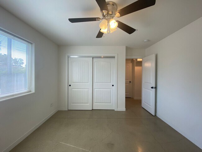 Building Photo - 1540 Park St