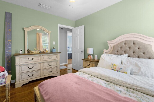 Building Photo - 3 Bed 2 Bath for Rent in Virginia Beach